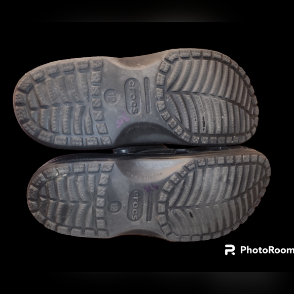 Crocs Endeavor Black Slip on Clogs Men's Casual Comfortable Everyday Closed Toe - Picture 2 of 4